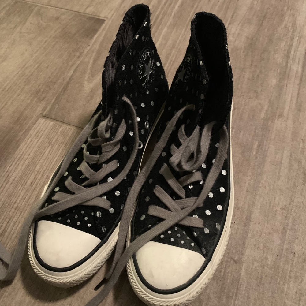 Polka dot high top Converse sz 7